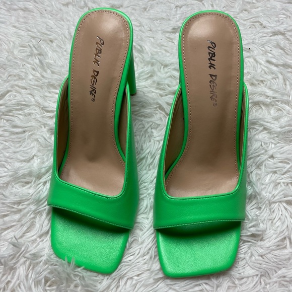 Classy n’ Sassy Neon Green Sandals 💚💚 - Picture 10 of 11